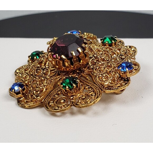 Czechoslovakia (CZECH) Gold Tone Filigree Glass Red, Green & Blue Stones Brooch - Picture 10 of 16